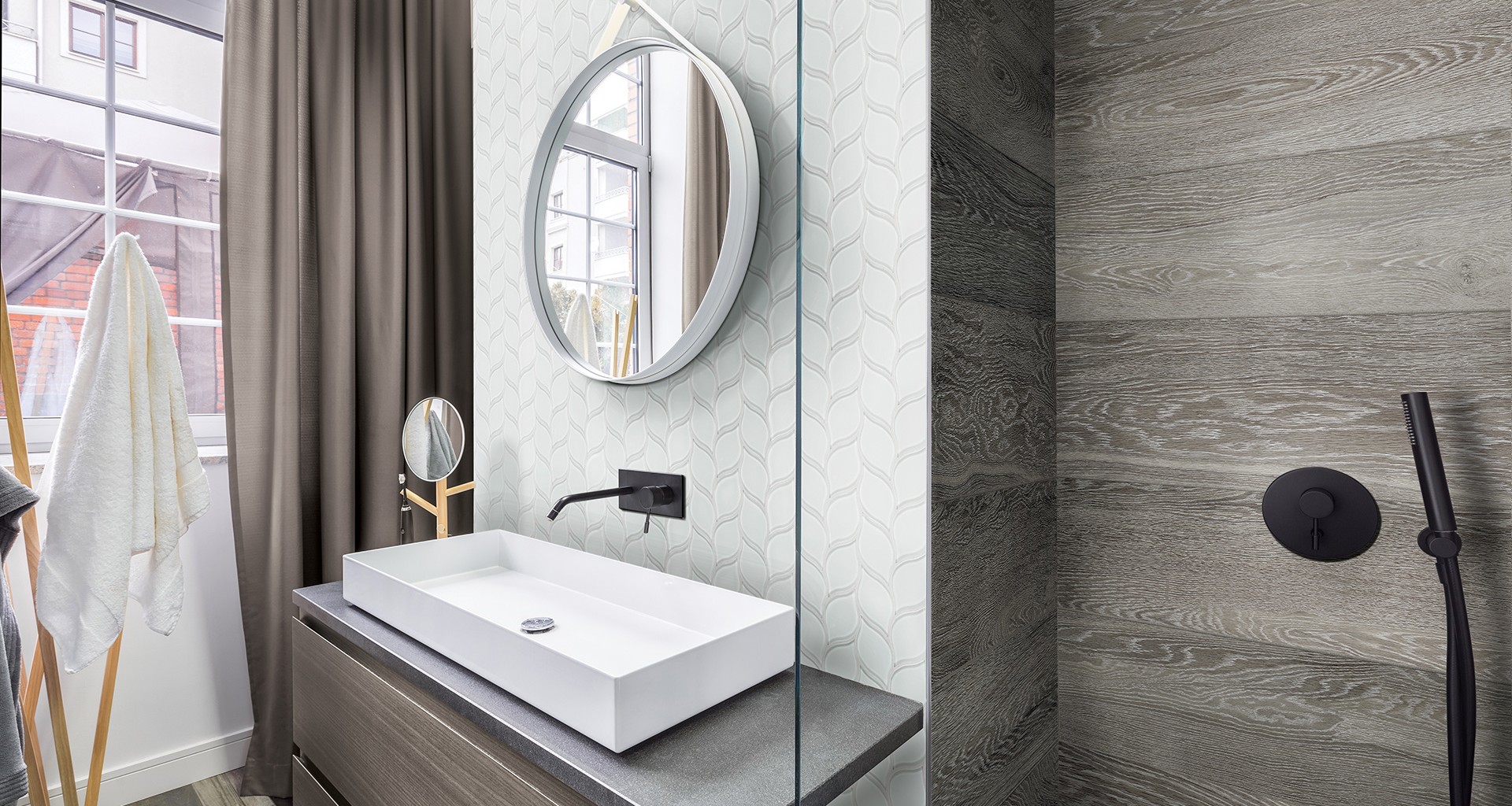 Element Glass Room Scene Image 2