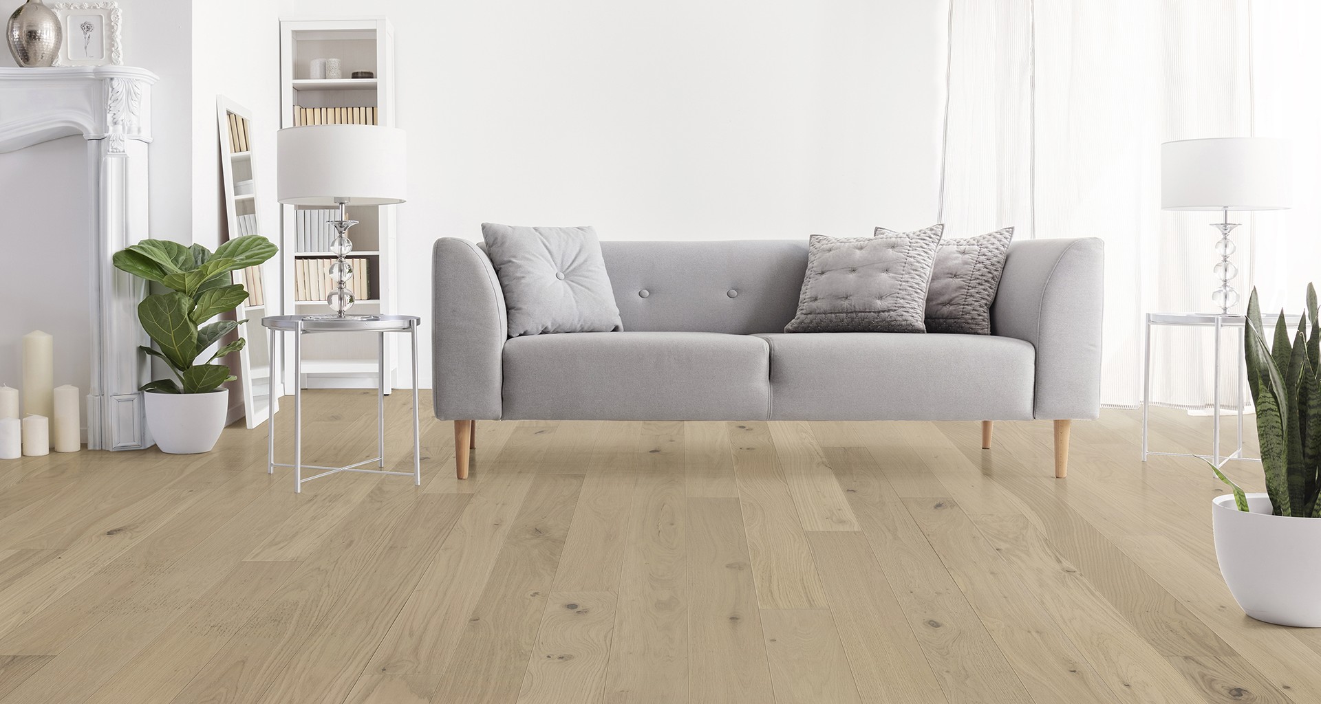 Pinnacle Room Scene Image 2