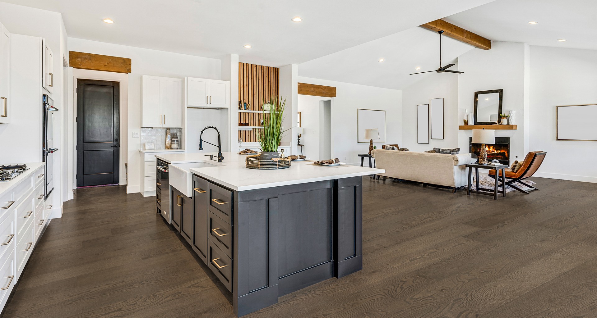 Reverie Classic Room Scene Image 1