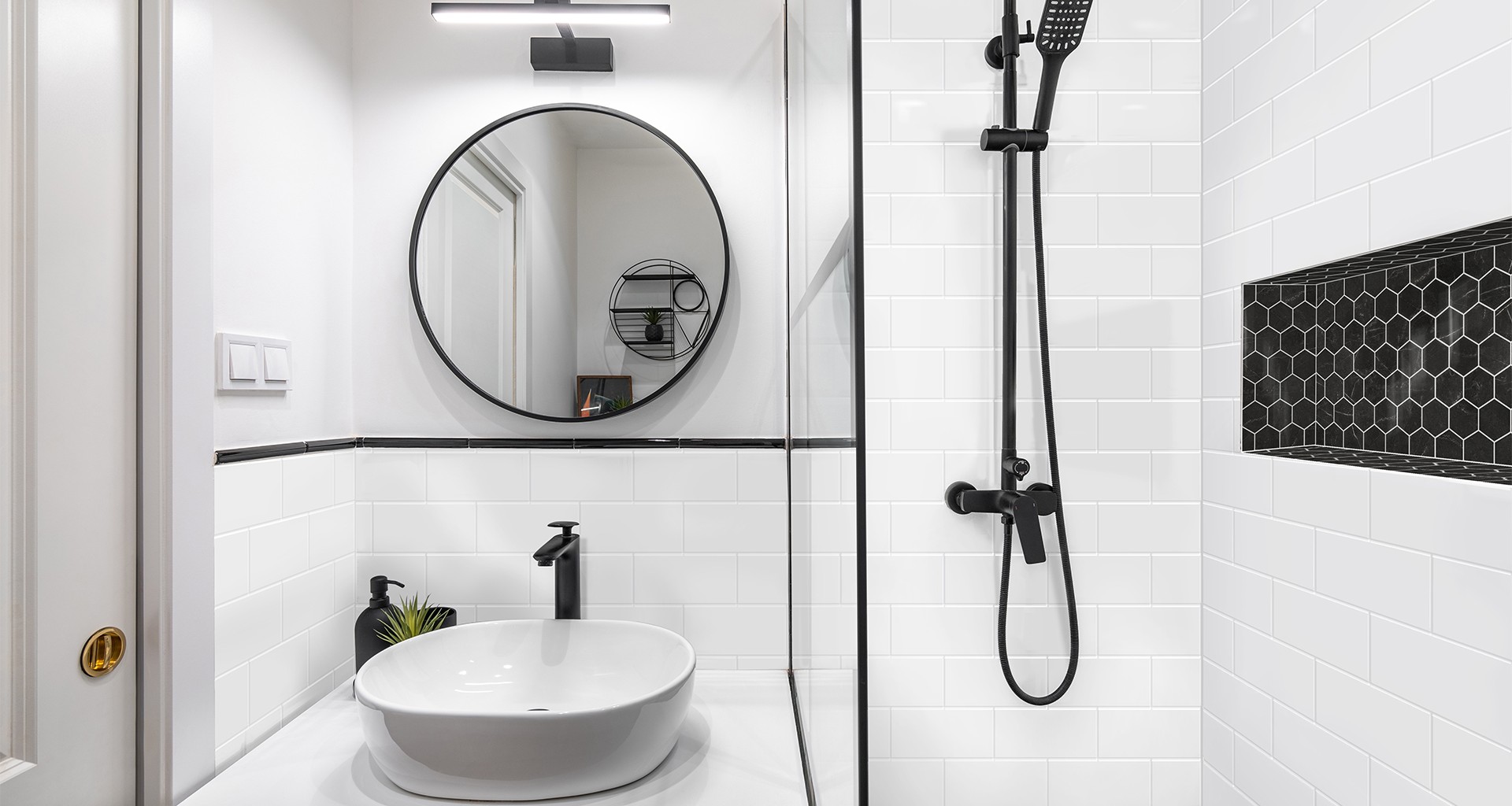 Pure White Room Scene Image 2